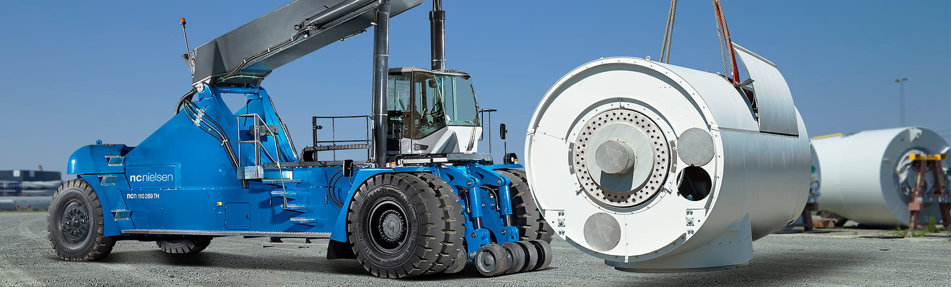 Heavy Handling Reachstacker