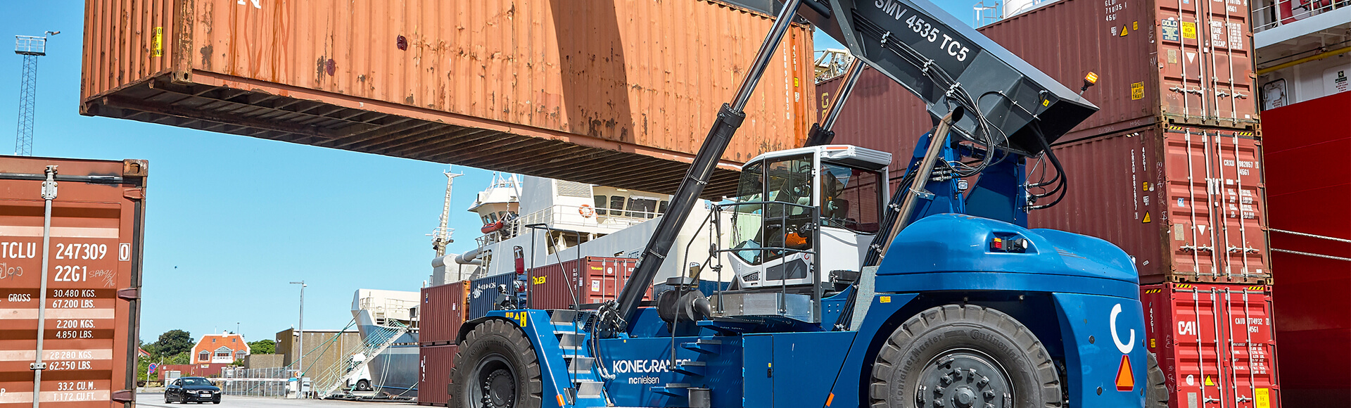 FF Skagen investerer i reachstackere