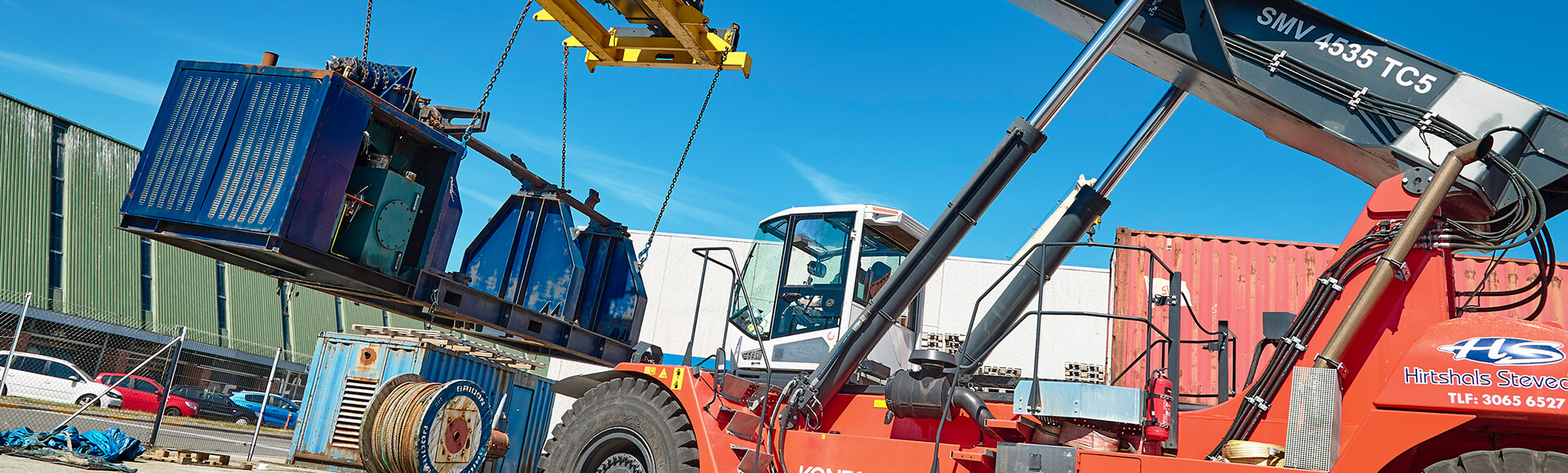 Hirtshals Stevedore velger en nyere brukt reachstacker